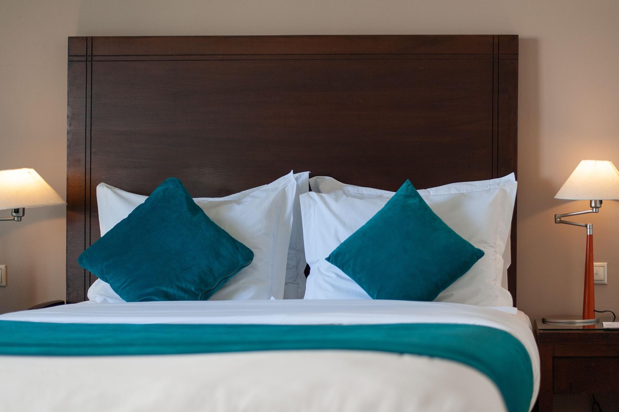 فندق Barcelo Tanger المظهر الخارجي الصورة A bed with a headboard